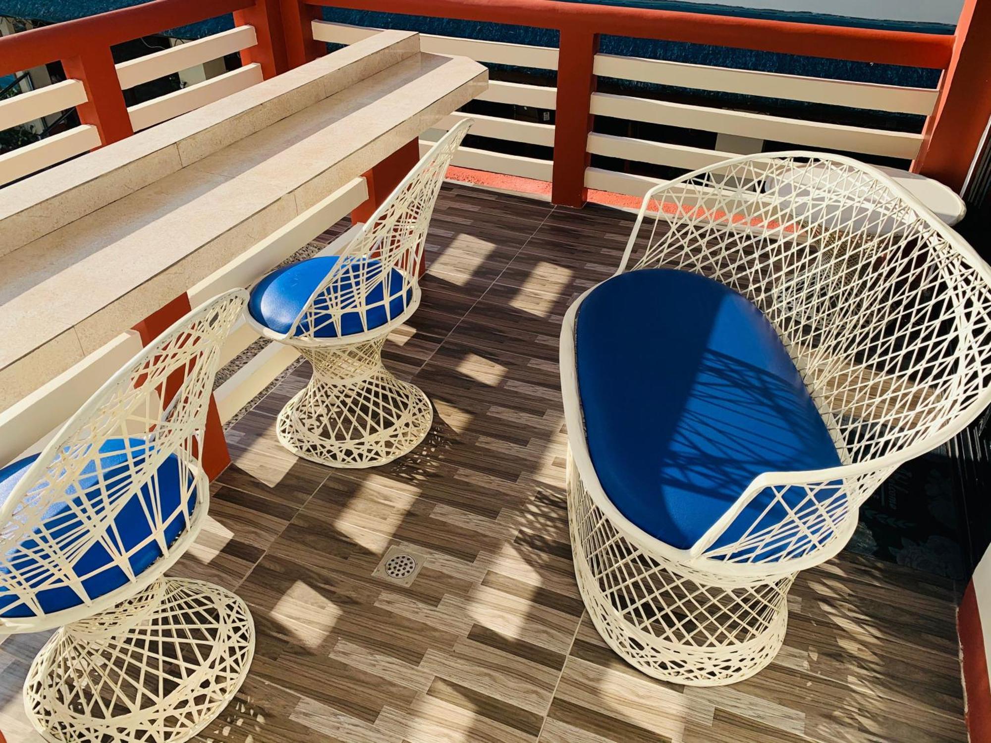 פוארטו גאלרה Badladz Beach And Dive Resort חדר תמונה